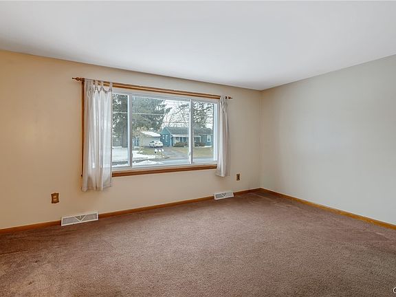 5th image of 5782 Noel Rd