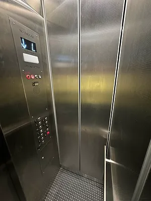 Rented by KNOCKKNOCK LLC | media 17