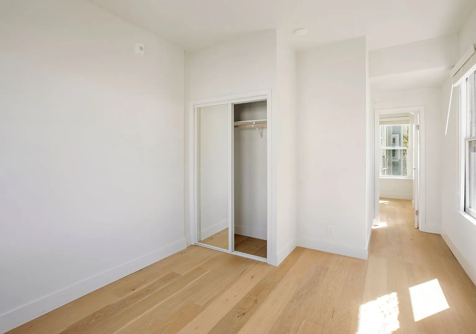 Newly Renovated Haight Ashbury One Bedroom! — Photo 4