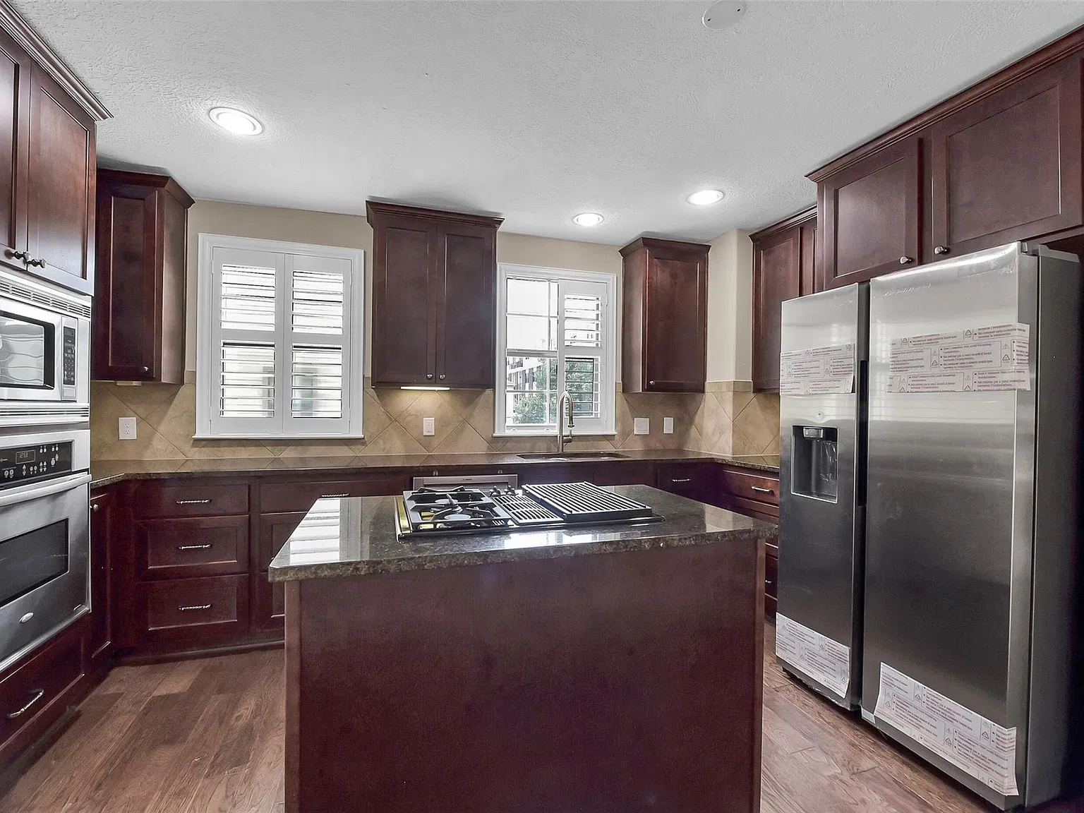 3 bed, 3.5 bath, 2128 sqft, $2,850 — Photo 2