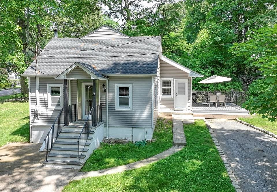 1st image of 4 Kamp Street