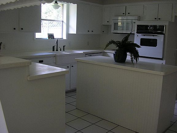5th image of 24305 Forest Glen Dr