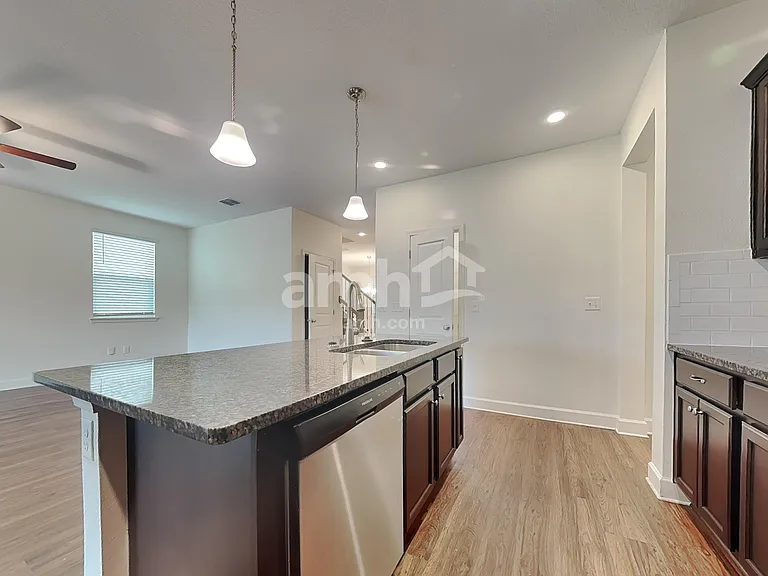 5843 Hampton Creek Rd — Photo 4