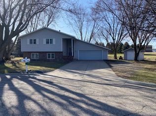 2105 5th Cir NE, Waseca, MN 56093