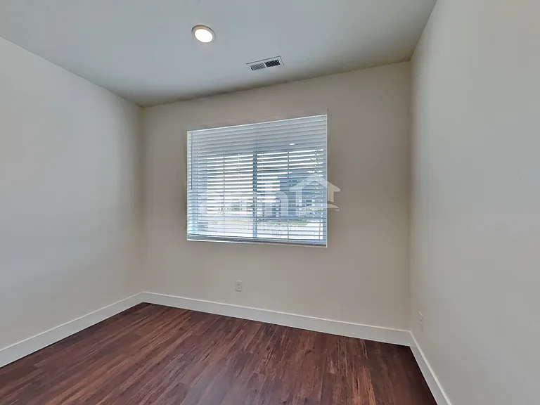 1453 N Alderleaf Ave — Photo 12