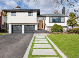 957 Cherrywood Dr, Baldwin, NY 11510
