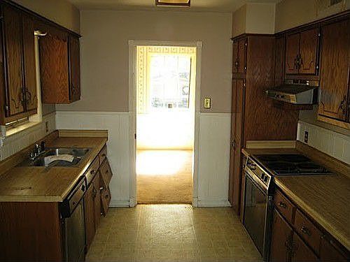 2nd image of 4810 Cameo Ave