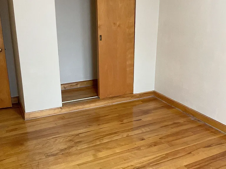 701 12th St N #8 — Photo 9