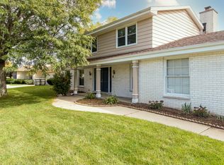 6908 N Park Manor Dr, Milwaukee, WI 53224