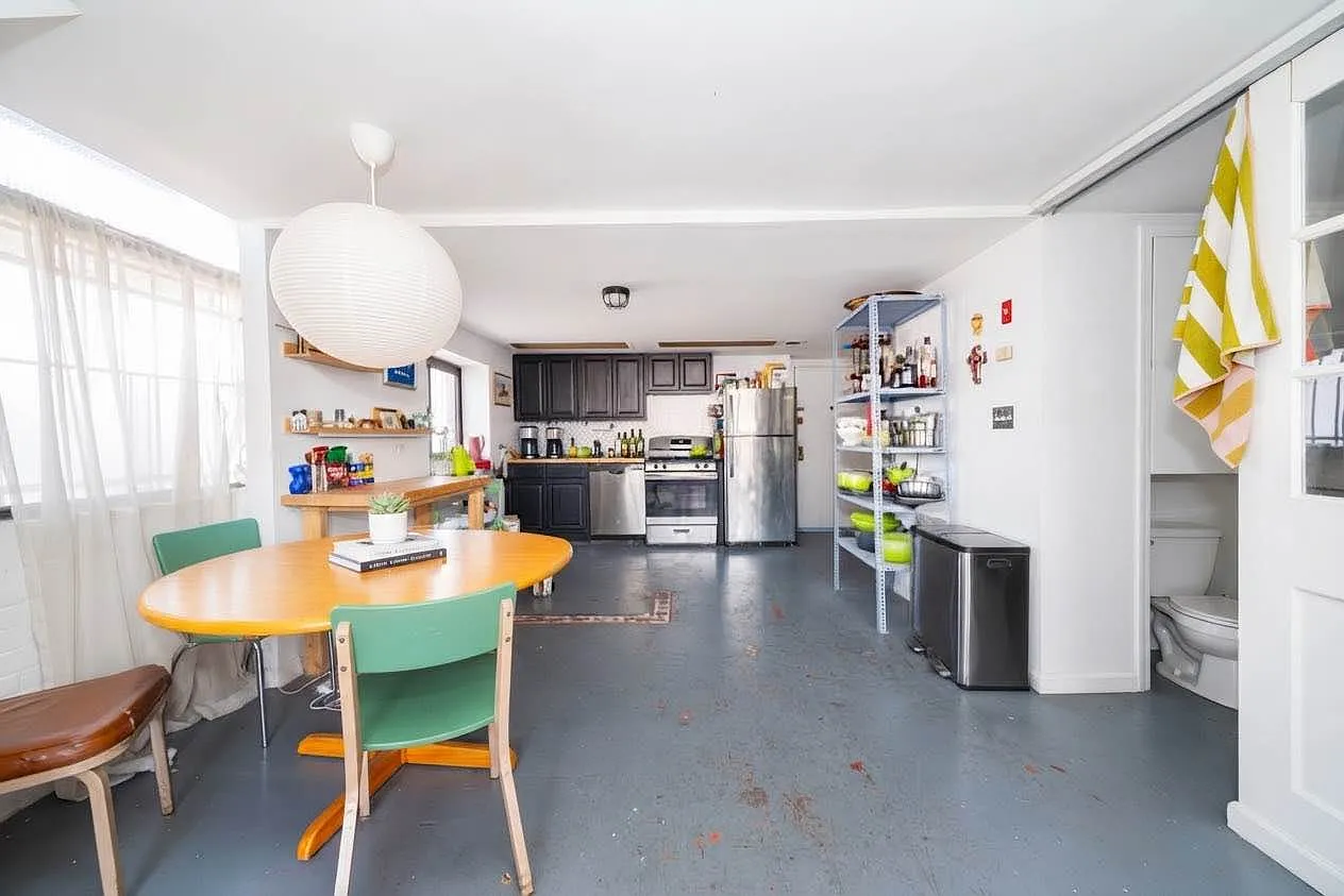 19 Delevan Street — Photo 4