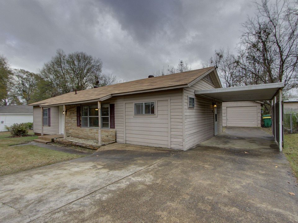 1st image of 3015 Meadows Dr