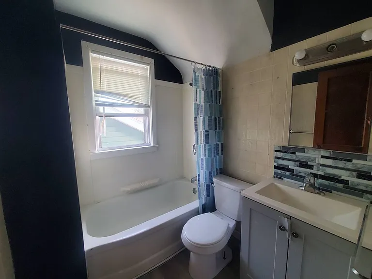 3243 W 115 ST — Photo 15