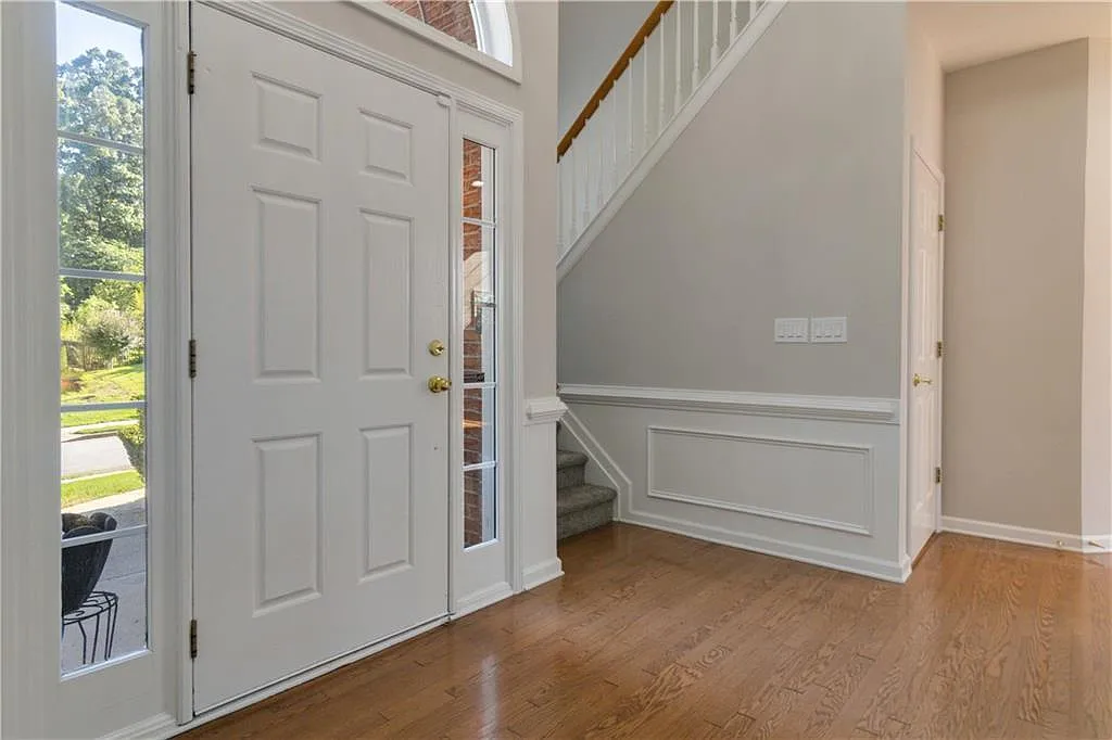 4 bed, 2670 sqft, $2,300 — Photo 3