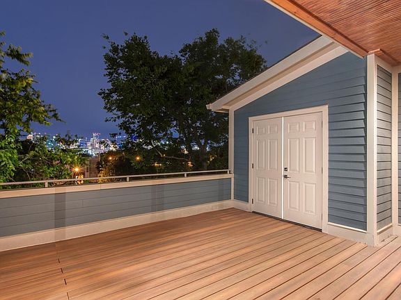 3rd image of 107 13th Avenue Cir