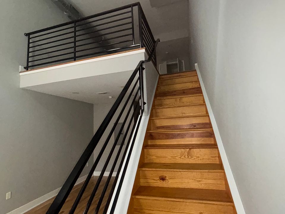 1st image of 1517 W Girard Ave #106