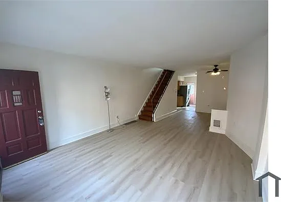 1547 S Myrtlewood St — Photo 3