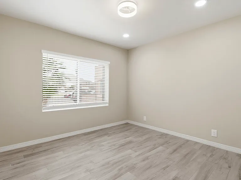 1310 E San Antonio Ave — Photo 13