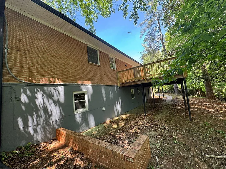 115 Lakemont Ct — Photo 13