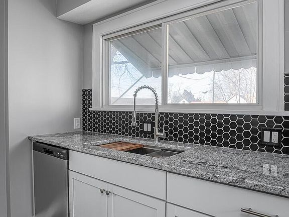 5th image of 436 21st St