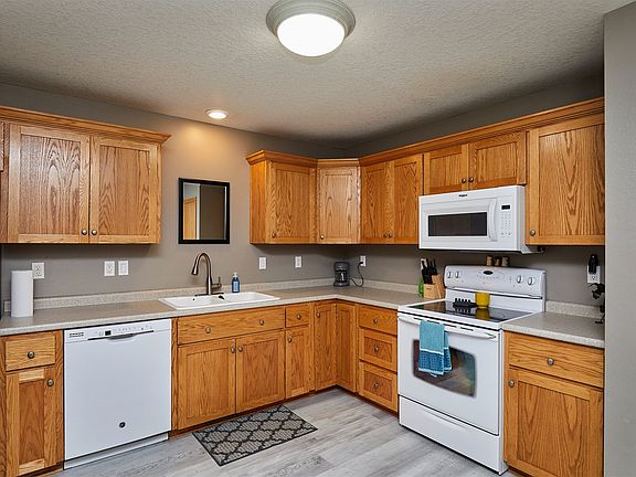 4th image of 2014 Vista View Dr