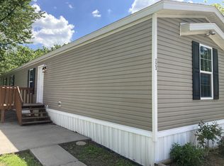 723 SE Ridgeview Dr, Topeka, KS 66609