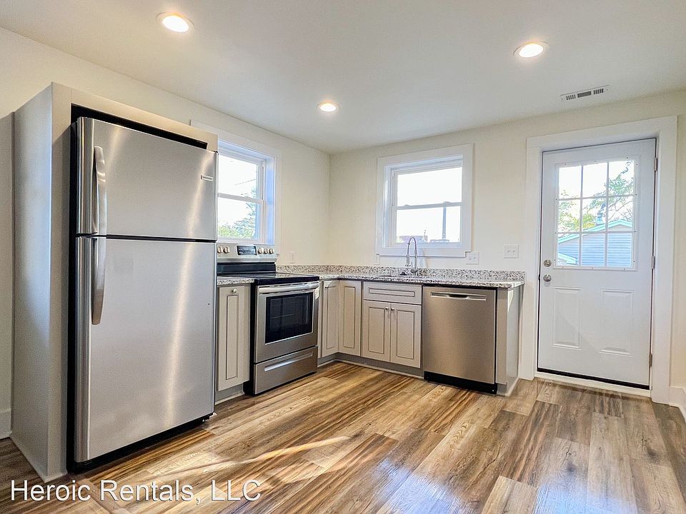 Quaint Community on Cedar Lane Road and Close to Downtown 401 Cedar