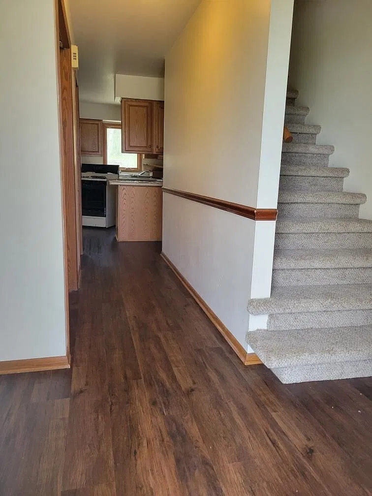 3 bed, 1.5 bath, 1450 sqft, $2,025 — Photo 2
