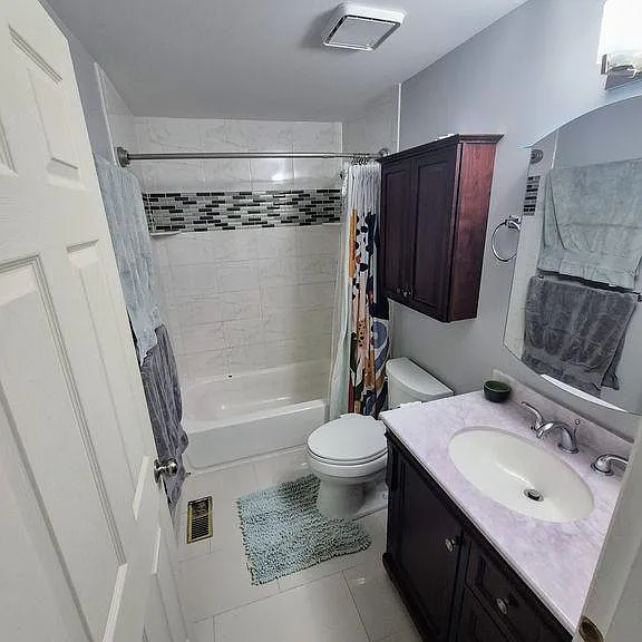 2210 S Lowell St — Photo 12