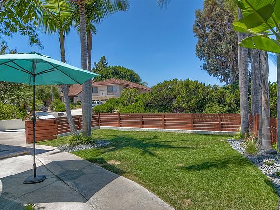 3rd image of 1552 Avenida De Las Lilas