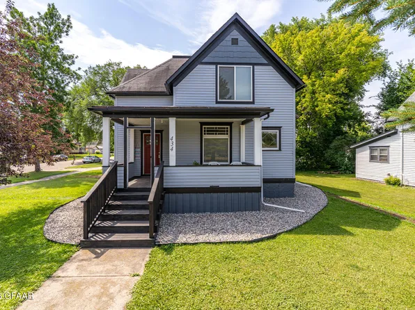 434 Bridge St, Crookston, MN 56716