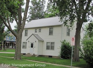 617 W 5th St, Cedar Falls, IA 50613