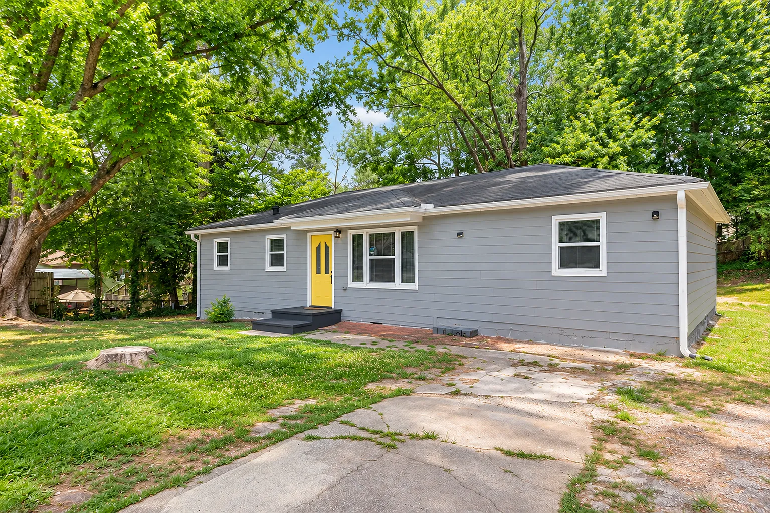 3 bed, 1200 sqft, $1,800 — Photo 2