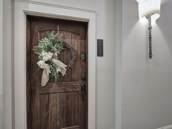 4th image of 1 E 3rd Ave Unit 313