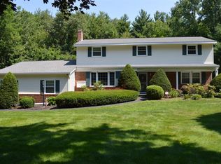 23 N Hill Dr, Ballston Lake, NY 12019