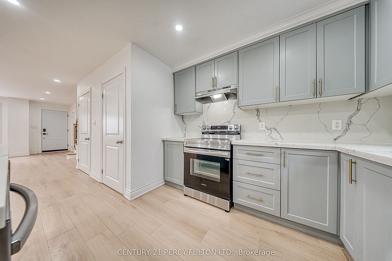 Toronto House for rent - 4 Bedrooms — photo 7