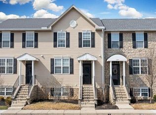 383 Oxford Oak Dr, Blacklick, OH