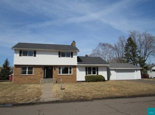 11 C Hayes Ct, Superior, WI 54880