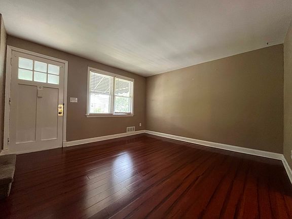 2nd image of 1864 Yakona Rd