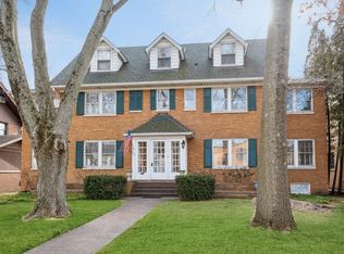 929 Sheridan Rd, Wilmette, IL 60091