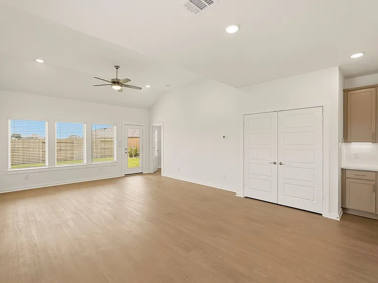 32503 Midsummer Dr — Photo 10