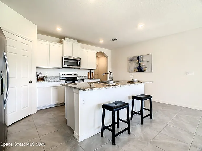 2243 Capital Dr SE — Photo 18