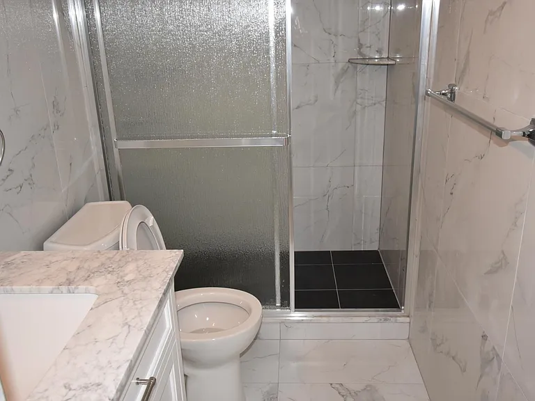 260 S 20th St #3 — Photo 15