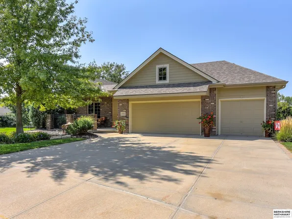 7120 S 100th Cir, La Vista, NE 68128