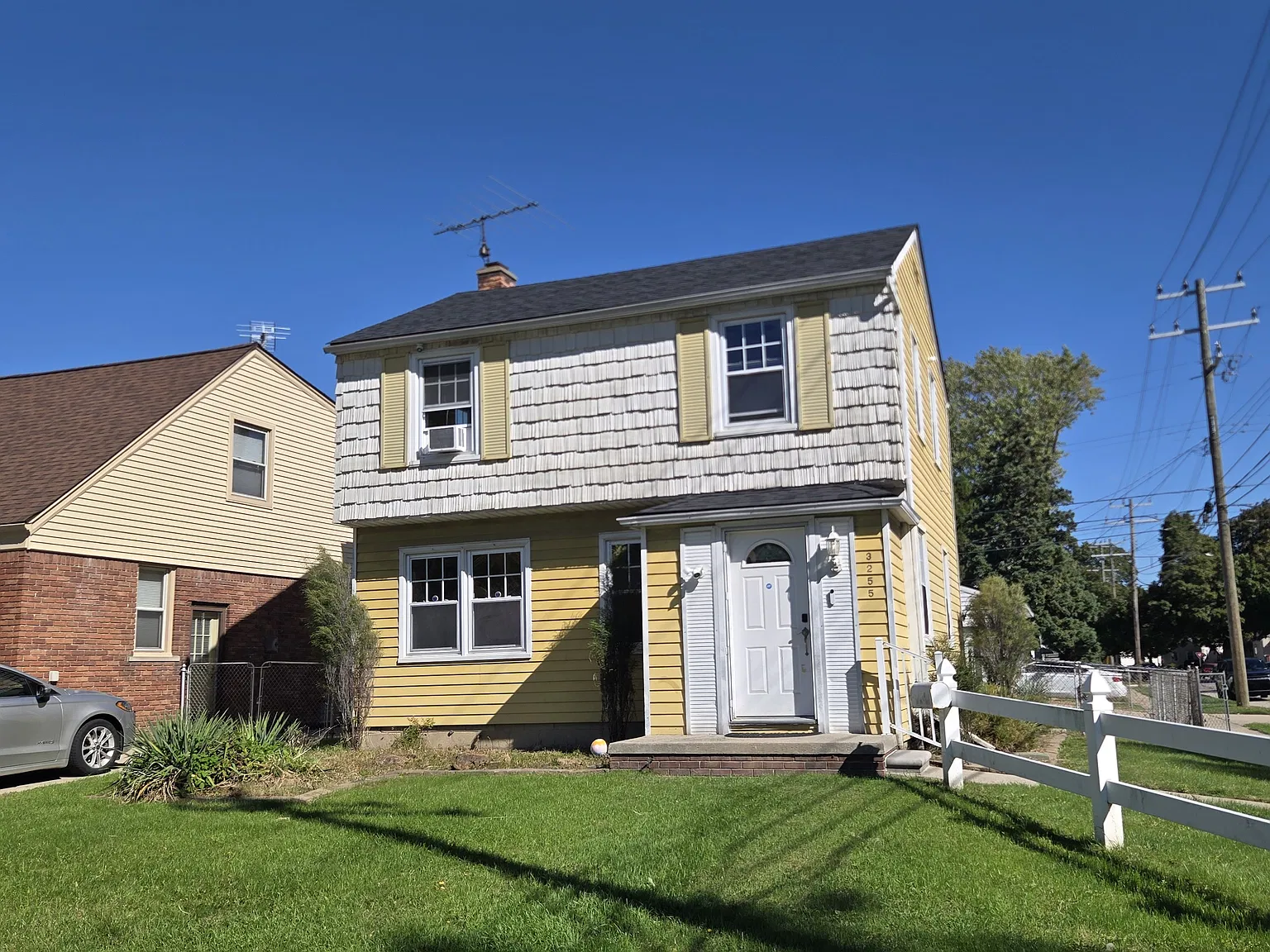 3 bed, 1.5 bath, 1092 sqft, $1,800 — Photo 1