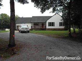 15336 Laurelwood Dr, Carrollton, VA 23314