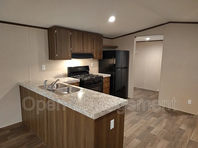 24 Erin Ln #72 — Photo 3