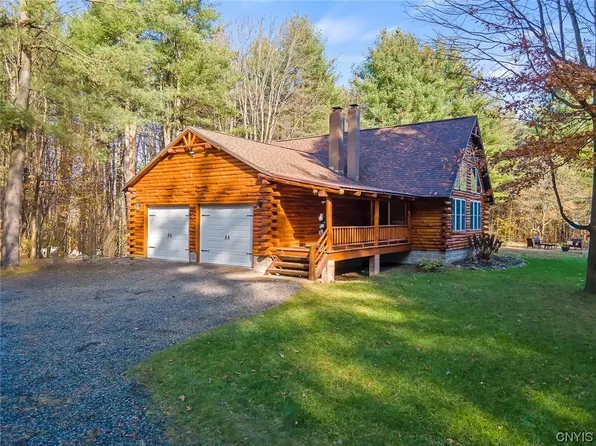 37 Hilltop Ln, Fulton, NY 13069