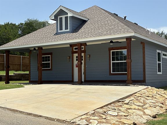4th image of 800 Crow Ct
