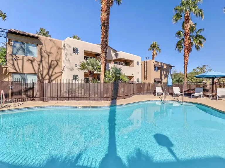 Villa Boutique Apartment Homes — Photo 12