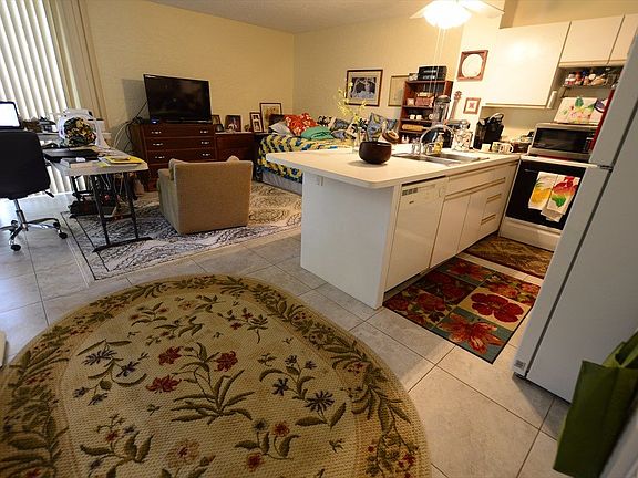 4th image of 75-6016 Alii Dr APT 112